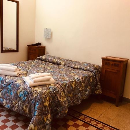 Отель Casa Rosy Рим Экстерьер фото