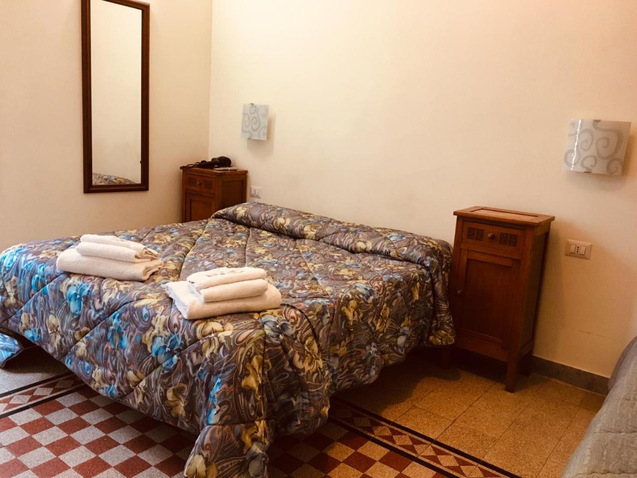 Отель Casa Rosy Рим Экстерьер фото
